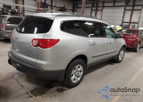 2011 Chevrolet Traverse Ls z USA, uszkodzony, nr VIN 1GNKVFEDXBJ216564